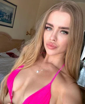 A classy airhostess russian escort girl for your sexual desired